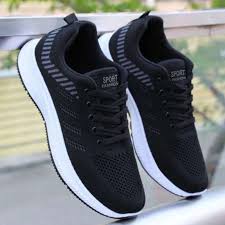 SEPATU OLAHRAGA