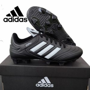 sepatu bola adidas - hitam polos
